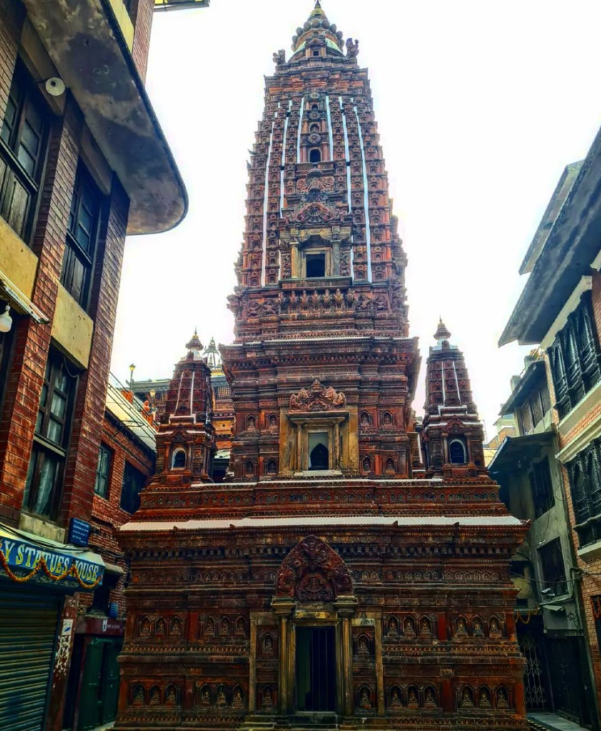शिखर शैलिमा निर्मित पाटनको महाबौद्ध मन्दिर